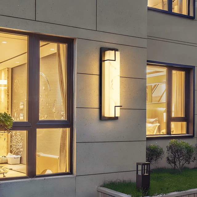 KanneLux | Elegant Vertical Wall Sconce Light with Marble Effect 3