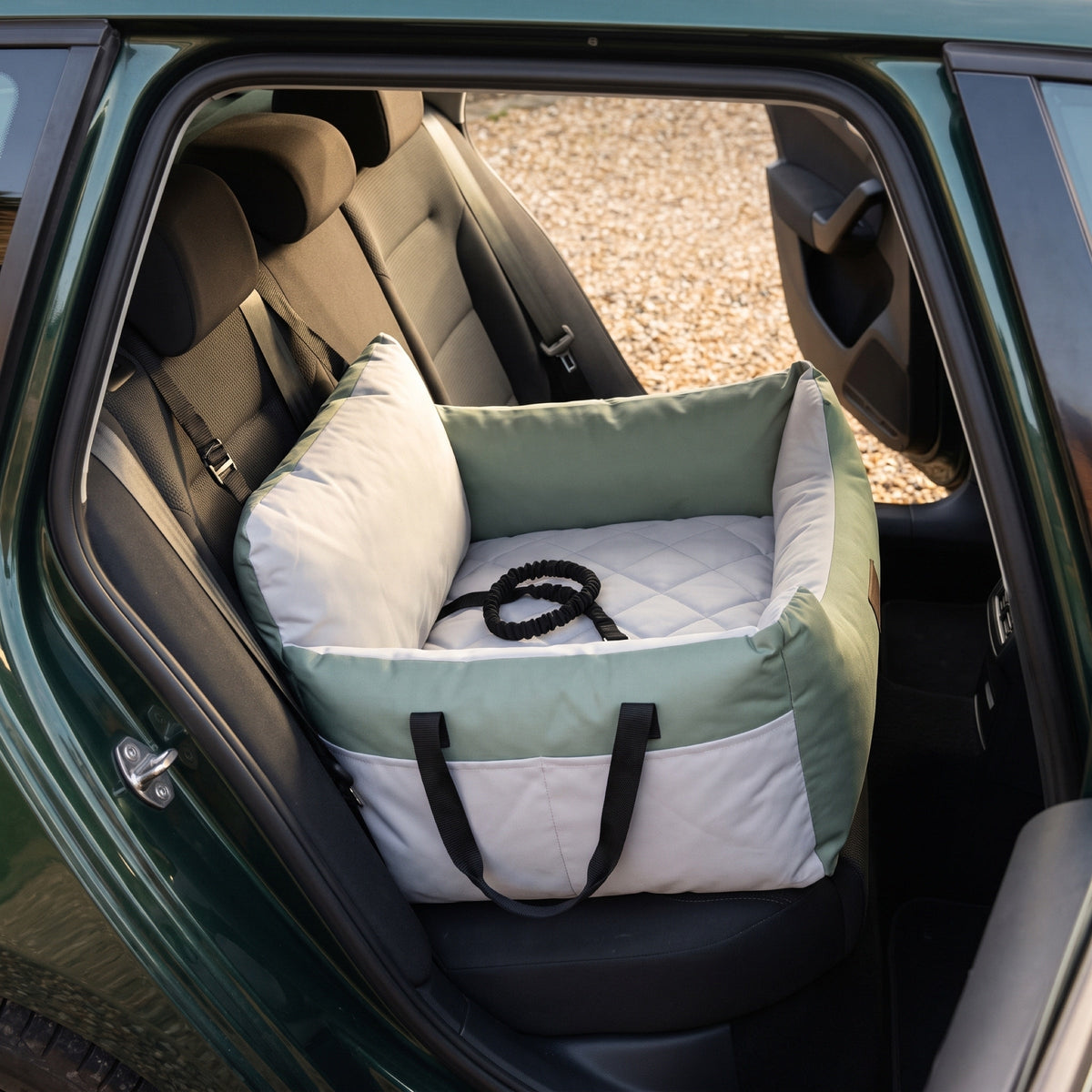 Russet Dog Booster Seat for Small Dogs, Seat-Belt Loops, Washable Cover — view 2
