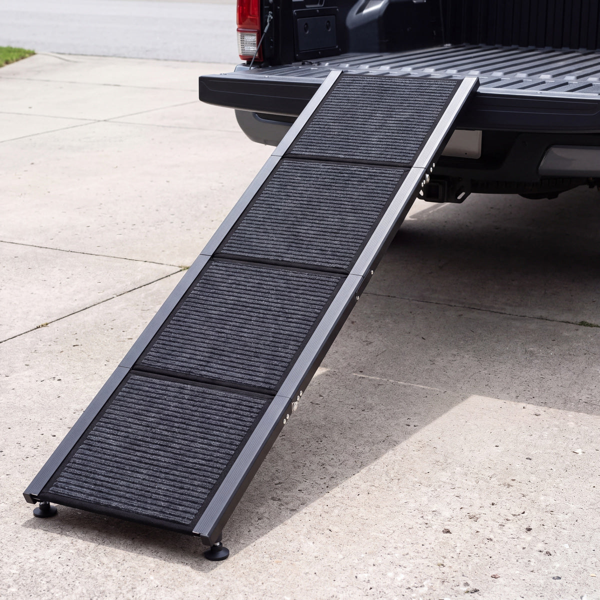 Tor Heavy-Duty Dog Ramp for Truck Beds, 250 lb, 63 or 71 Inches — view 2